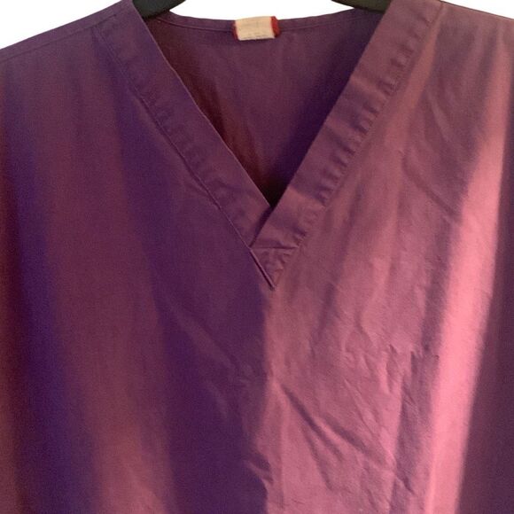 Pre Owned Women’s Dickies Scrub Scrubs Top Purple Size Lg Professional Comfort - Picture 10 of 12